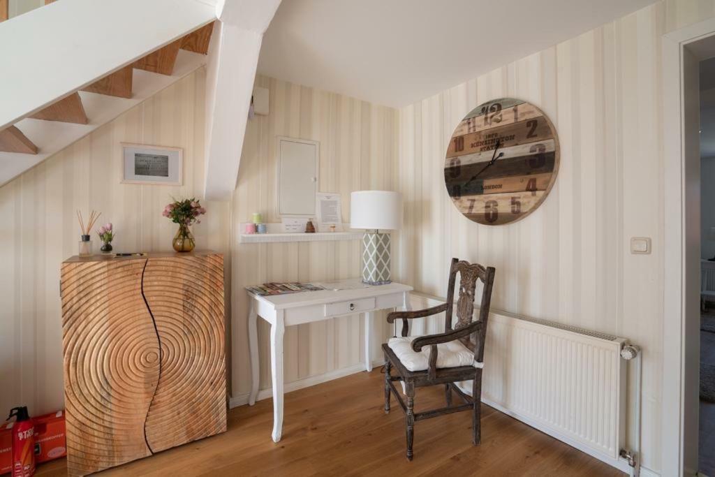 Apartment Anno 1720 เควดลินบวร์ก ภายนอก รูปภาพ